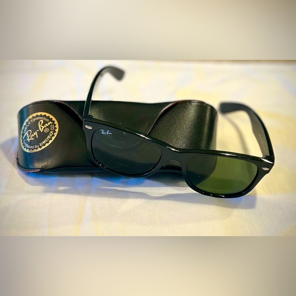 Ray-Ban RB2132 Wayfarer Classic Sunglasses